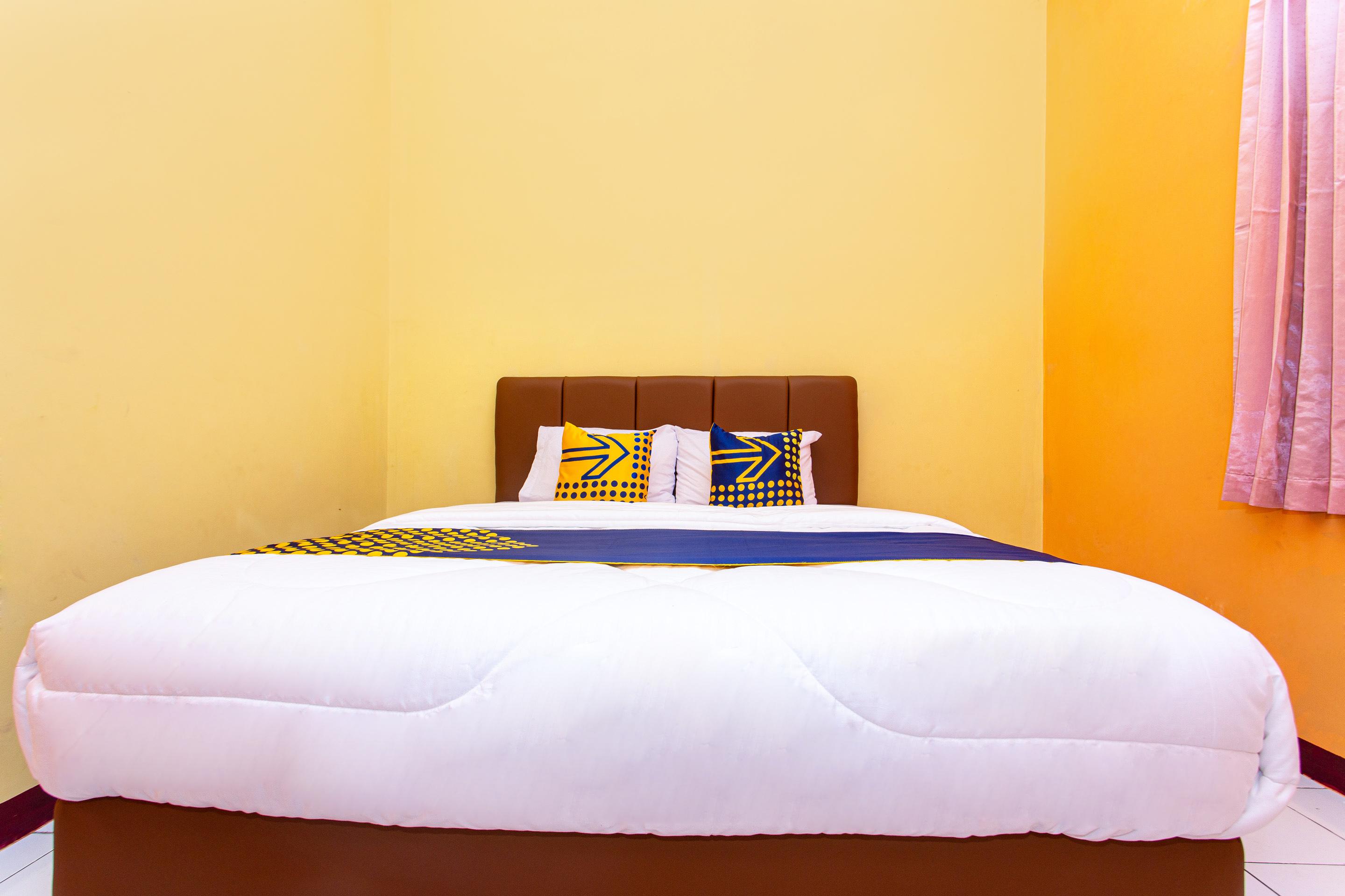 สปอต ออน 2697 โฮมี เฮาส์ Hotel เซอมารัง ภายนอก รูปภาพ