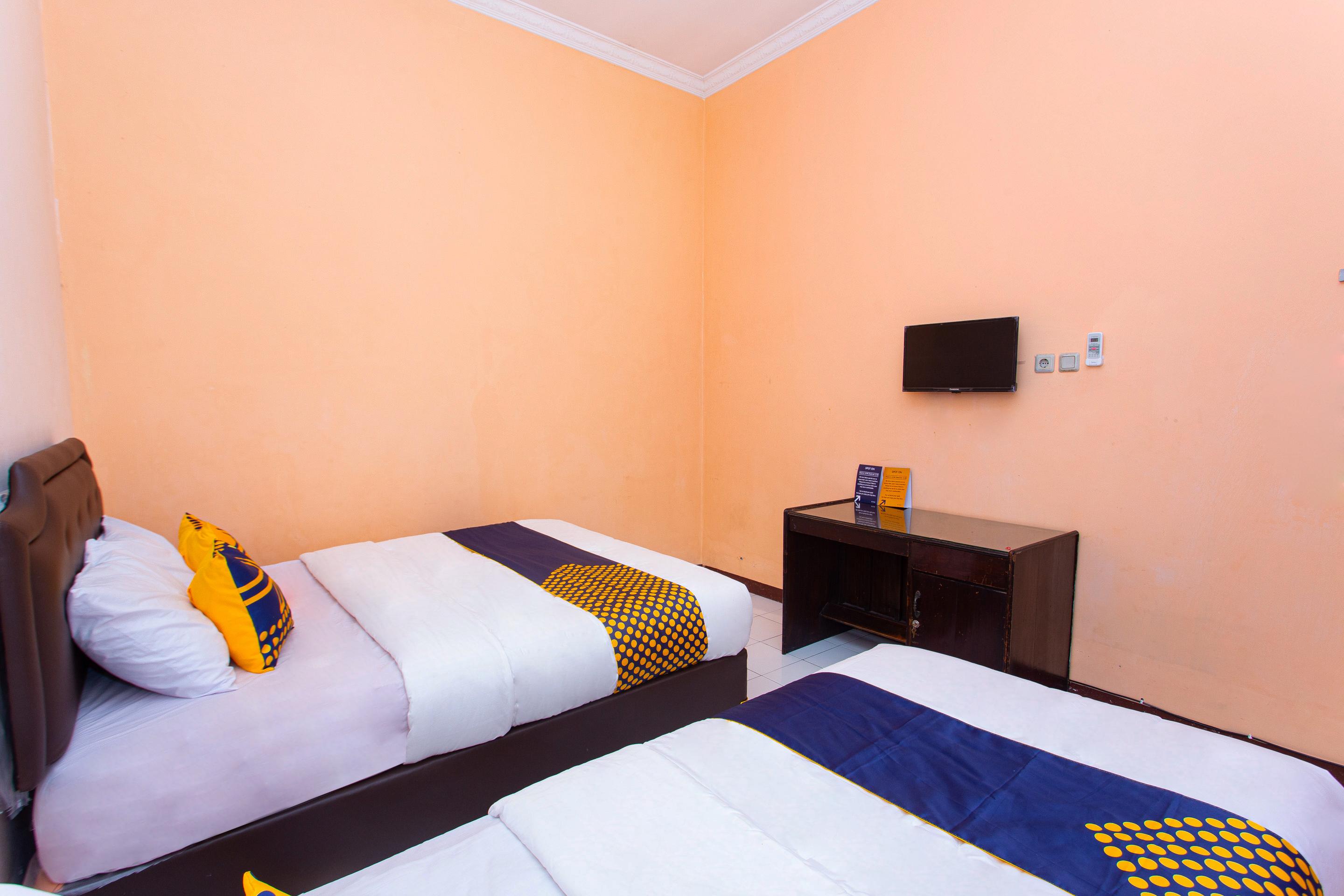 สปอต ออน 2697 โฮมี เฮาส์ Hotel เซอมารัง ภายนอก รูปภาพ