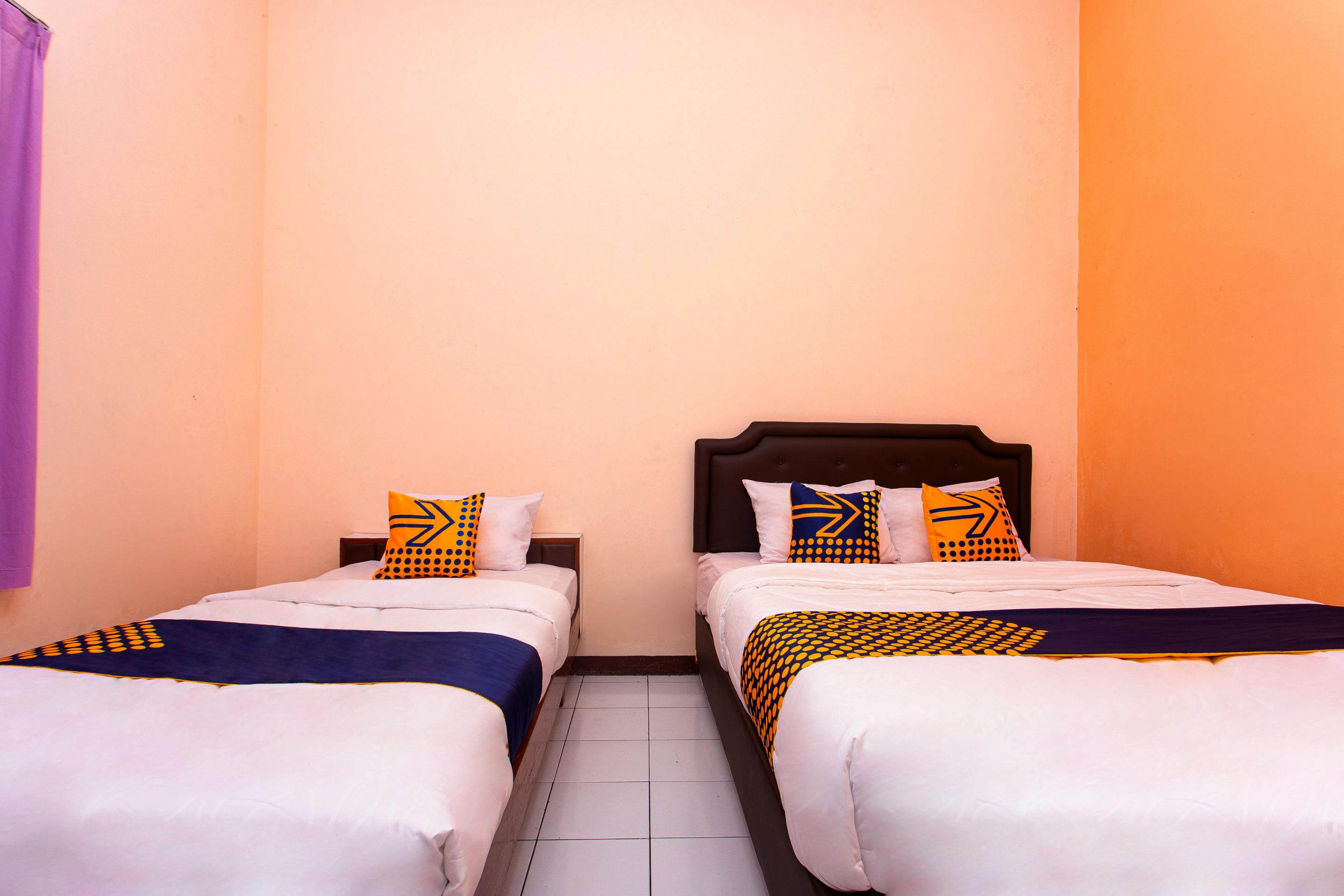 สปอต ออน 2697 โฮมี เฮาส์ Hotel เซอมารัง ภายนอก รูปภาพ